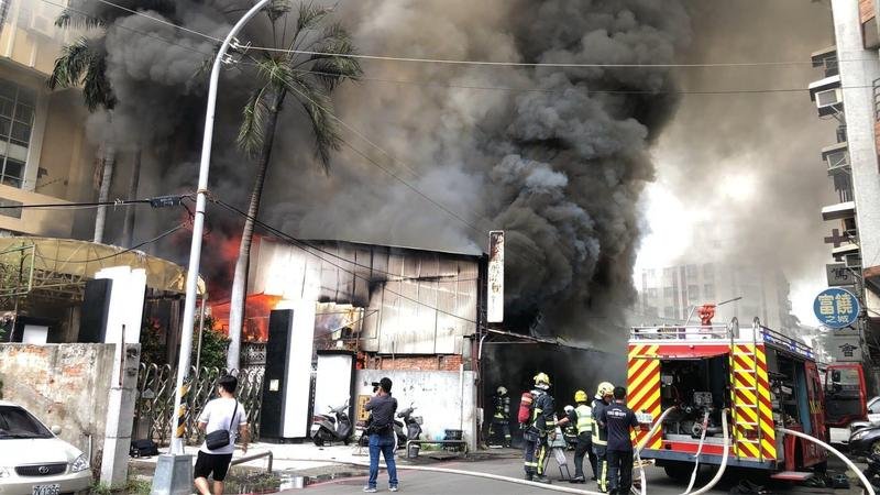 台中二中倉庫失火　校方緊急疏散上千名師生