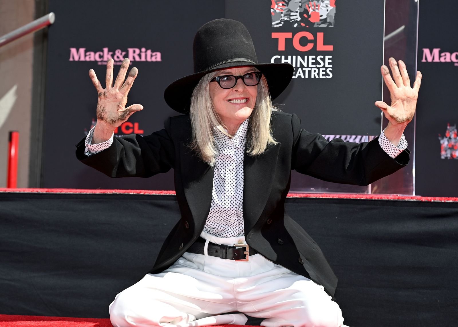 她是好萊塢第一代文青女神 開創帽子與西裝的中性時尚